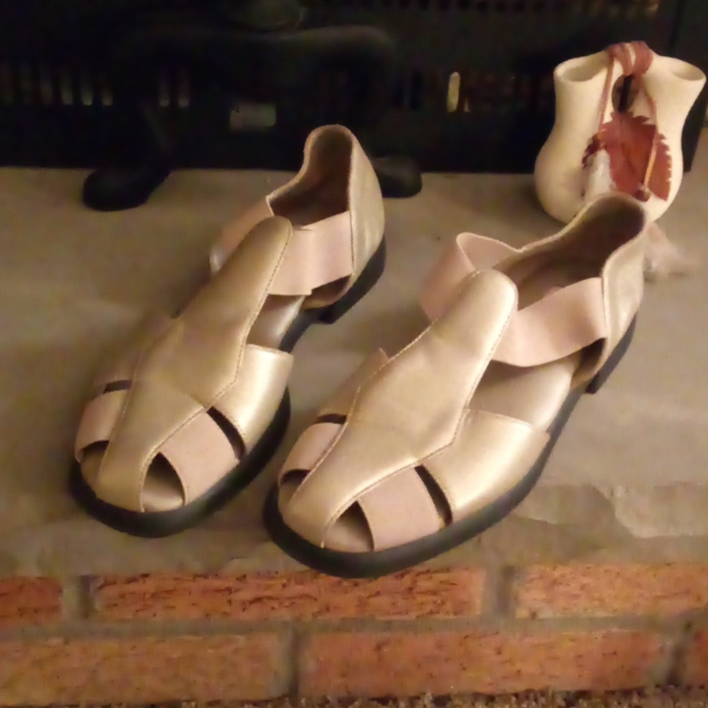 Clark's Active Air Vintage Slide Ons - Picture 1 of 5